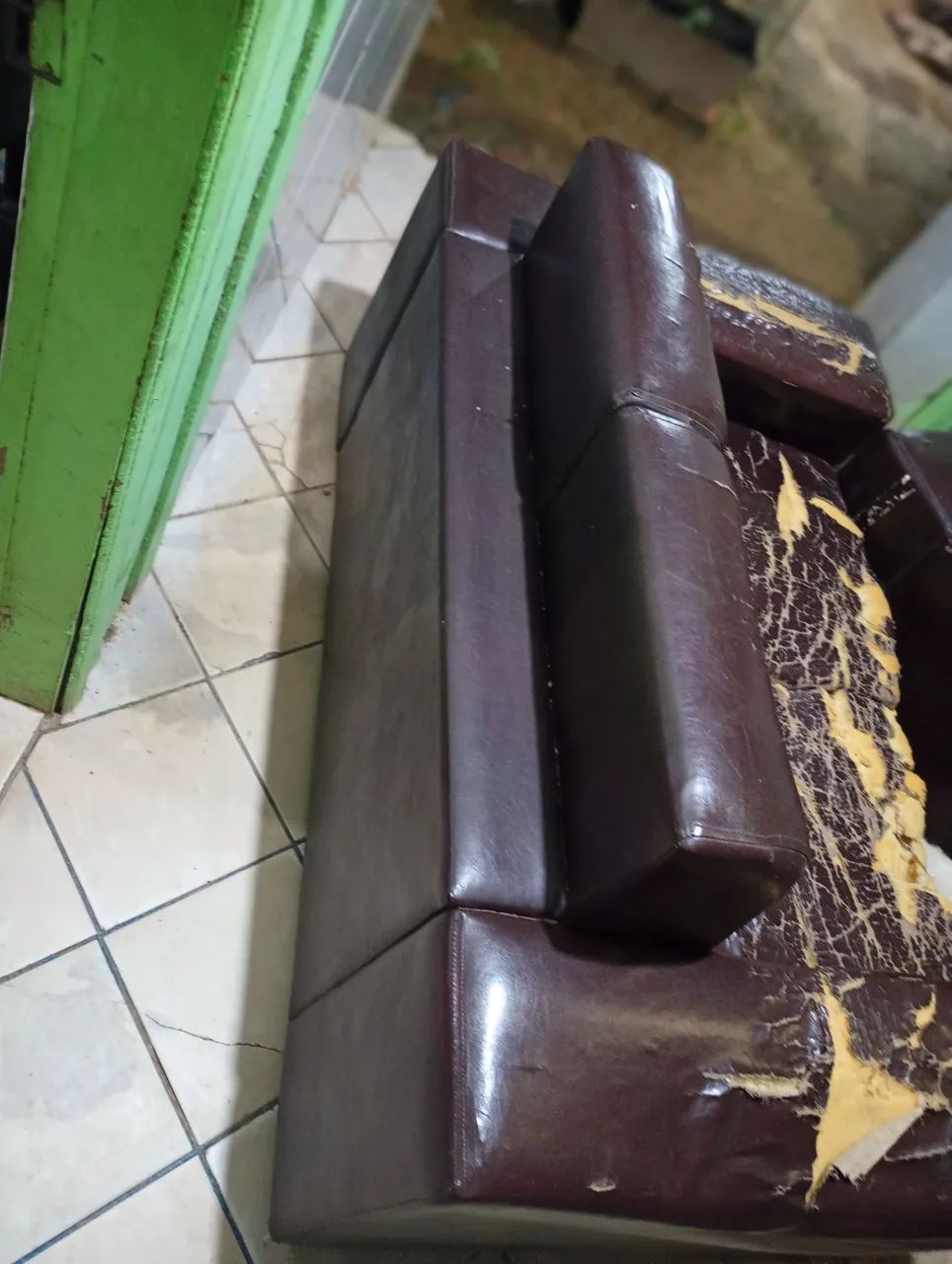 Sofa for renovation479130773578076165