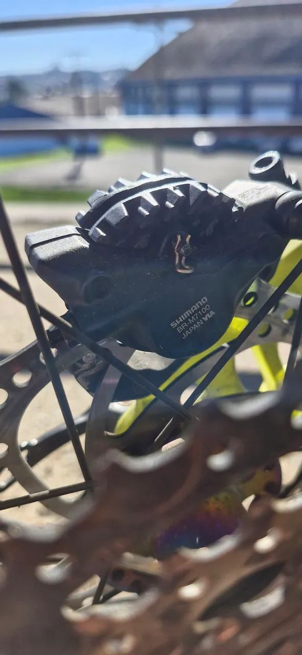 Freio Shimano SLX M7100 com pastilha ice tech - Foto 5