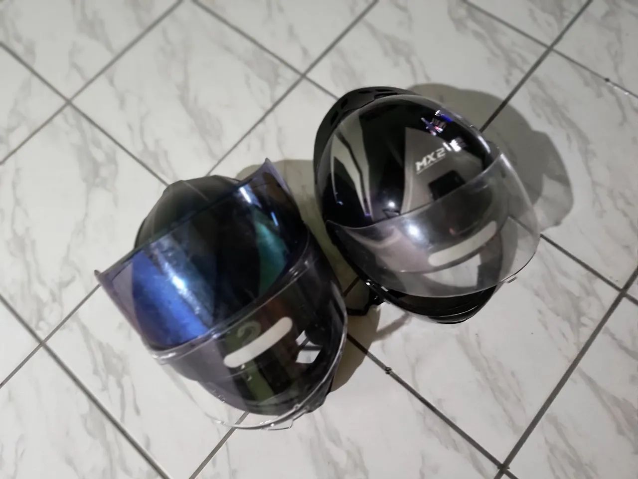 Vendo Dois Capacetes - Foto 2