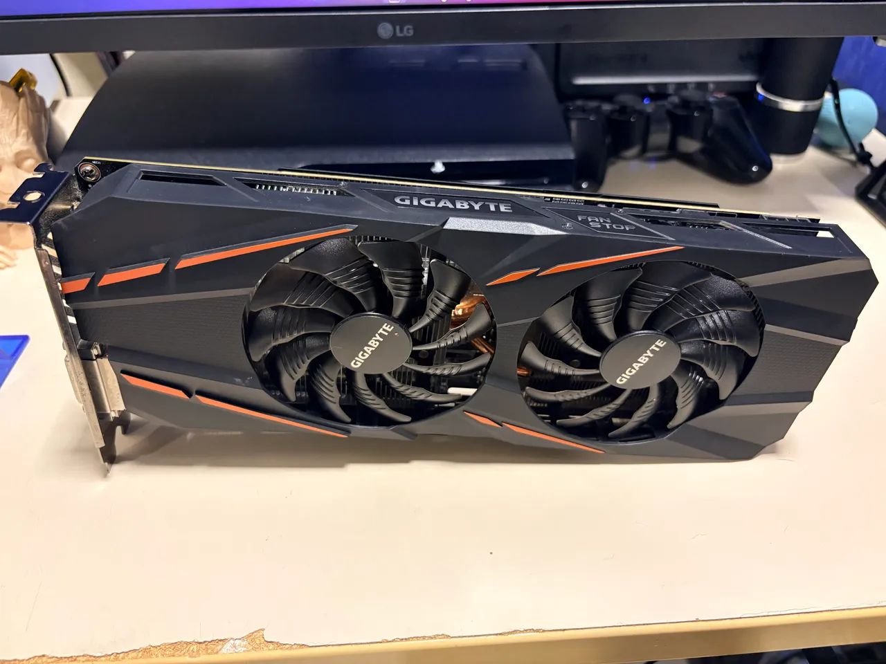 GIGABYTE GTX 1060 3GB - Foto 2