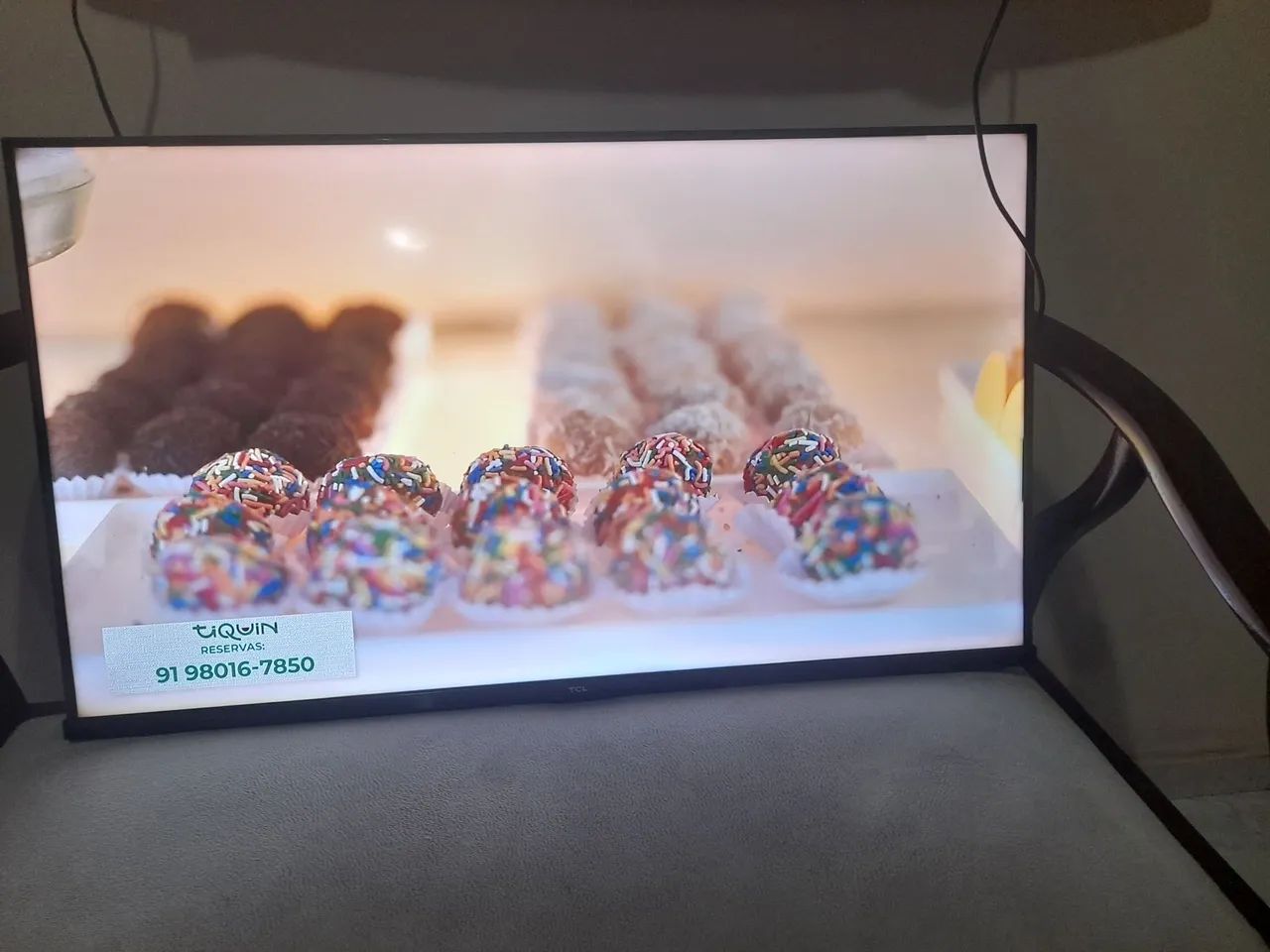 TV. SMART MARCA TCL 40PL. EM.PERFEITO ESTADO COM CONTROLE REMOTO  - Foto 2