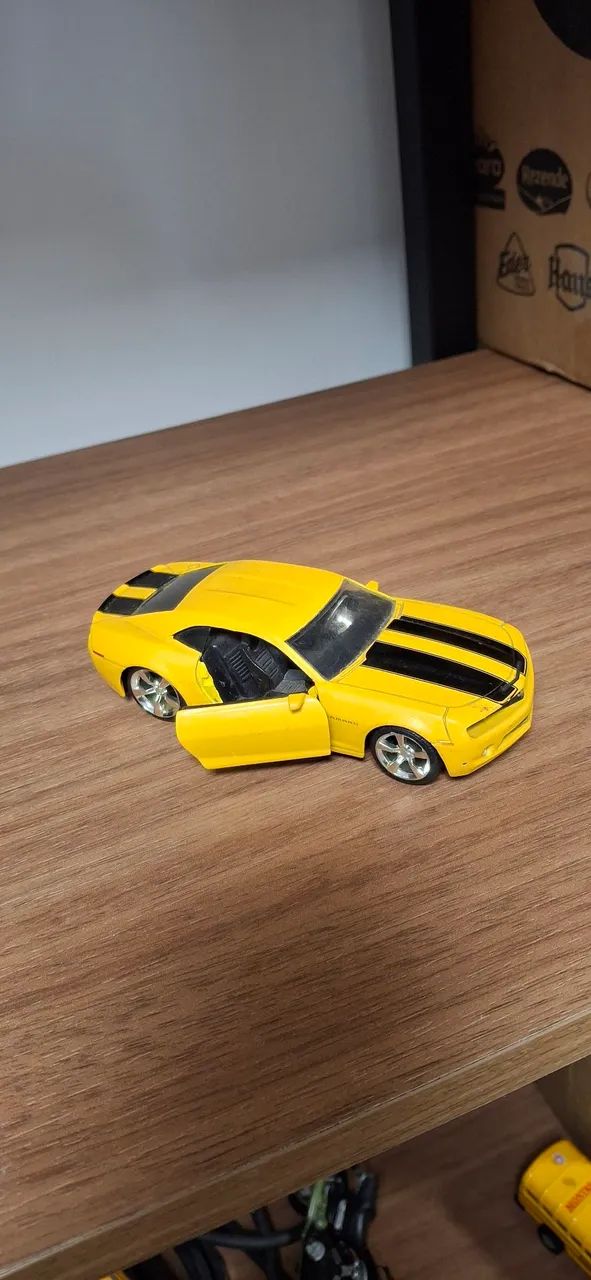 Carrinho miniatura de ferro
