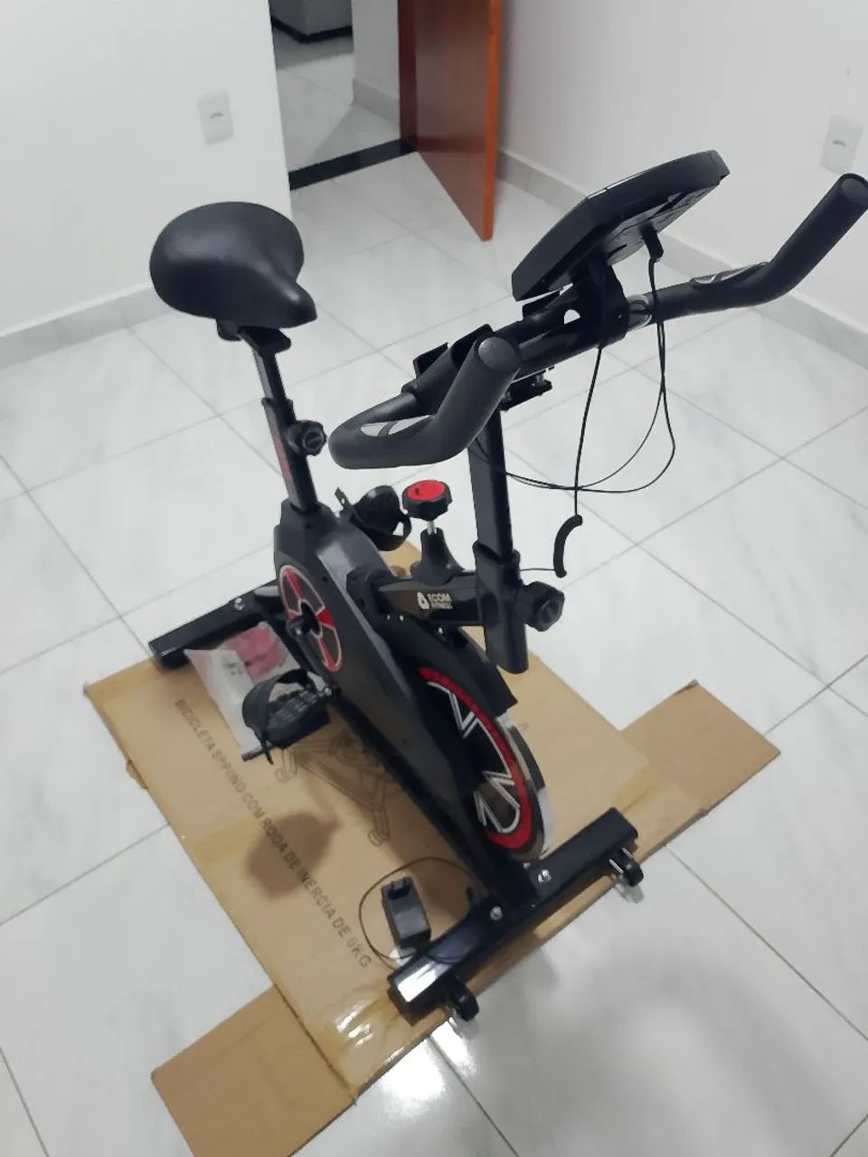 Vende-se bicicleta ergométrica nova. - Foto 2