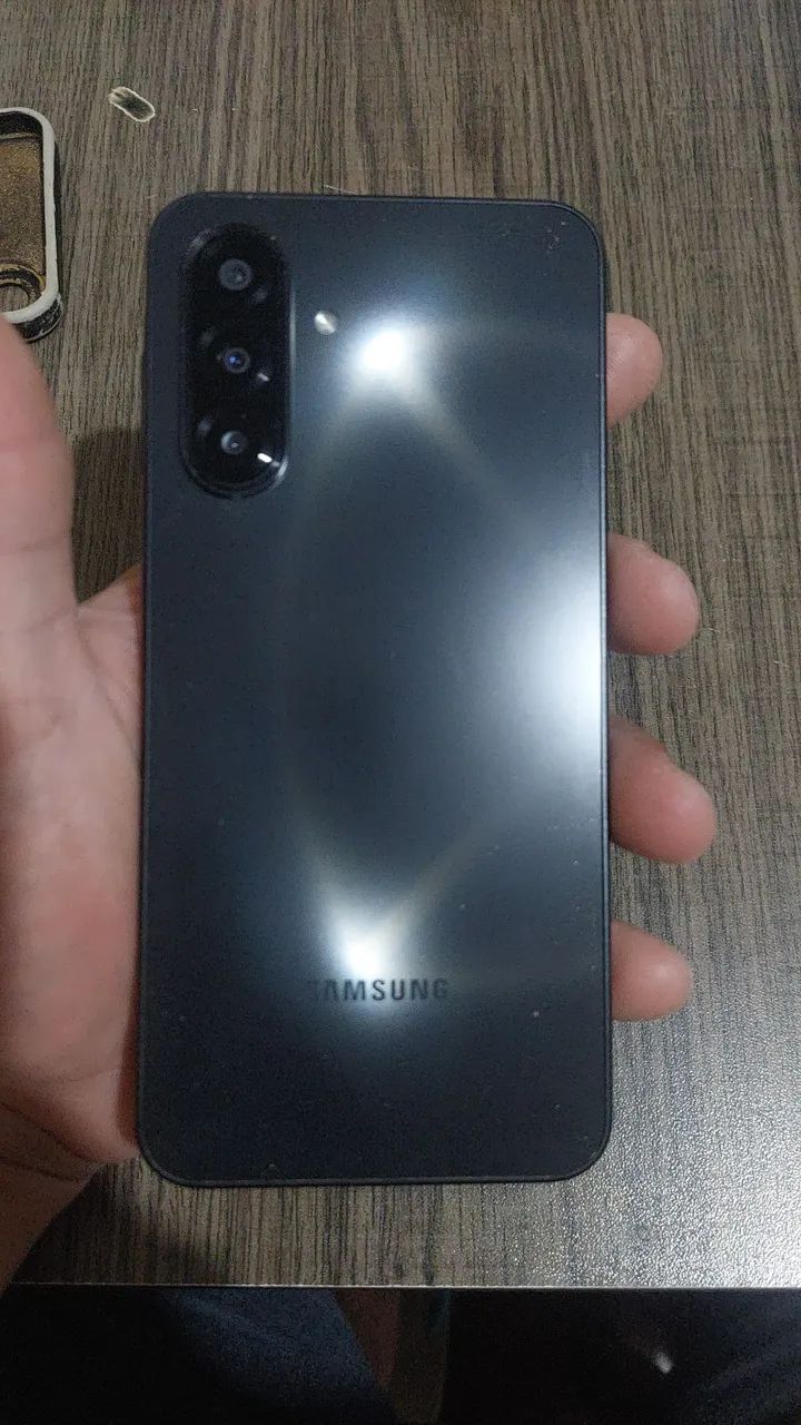 Vende-de celular sansung A17 256 giga - Foto 2