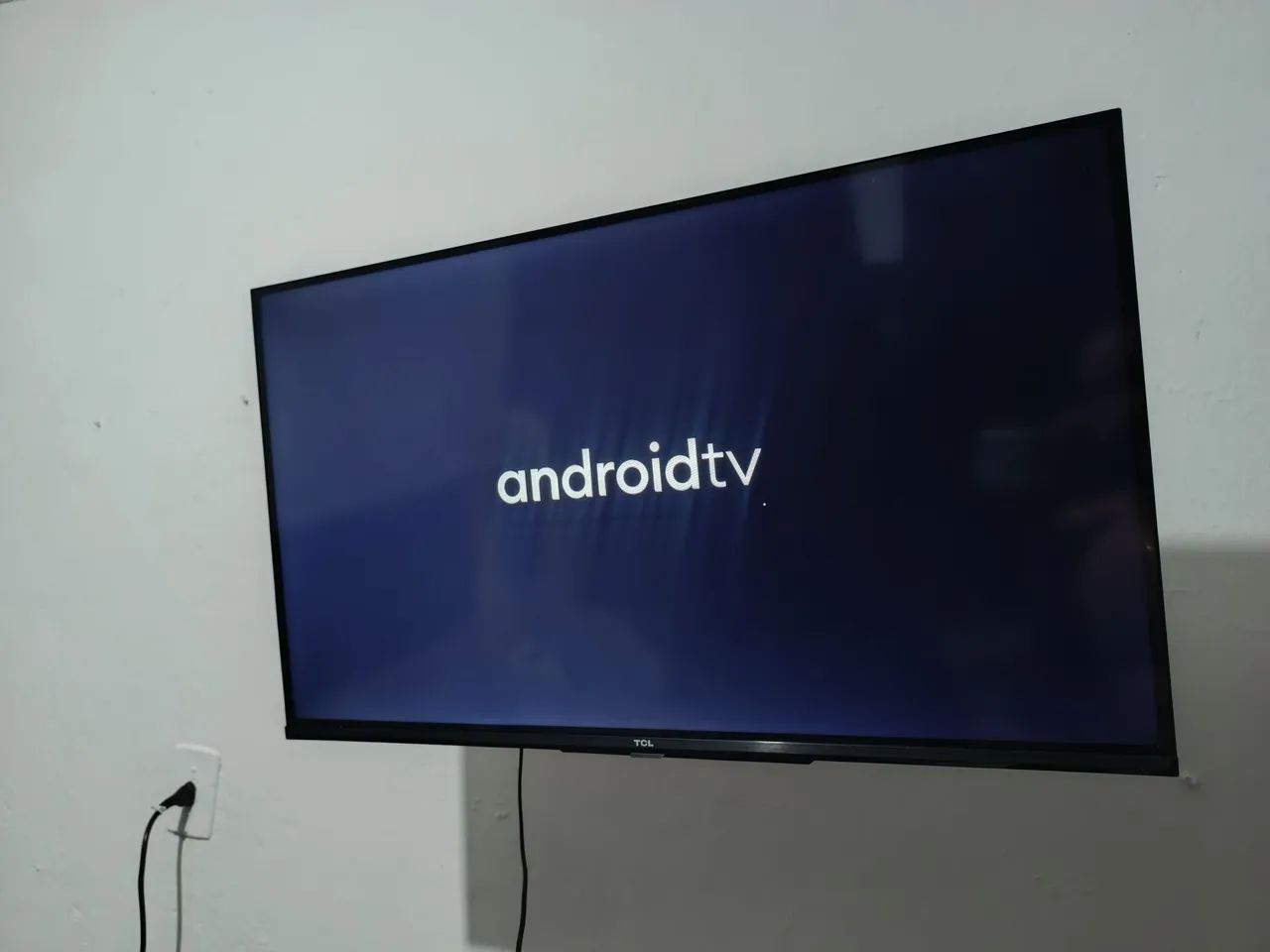 VENDE SE TV TCL SMART 32 POLEGADAS + SUPORTE DE PAREDE