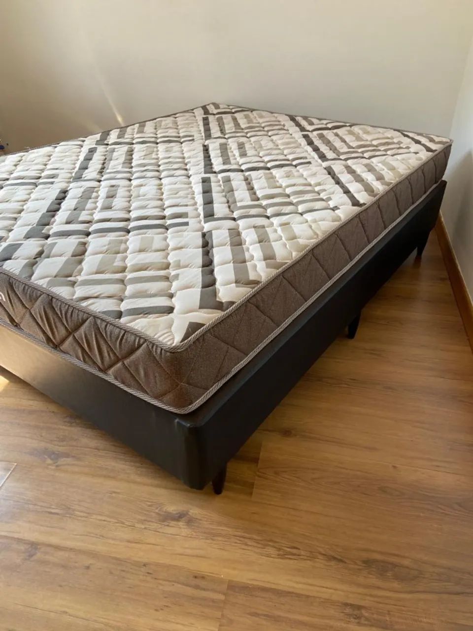 Cama box casal 188x138cm