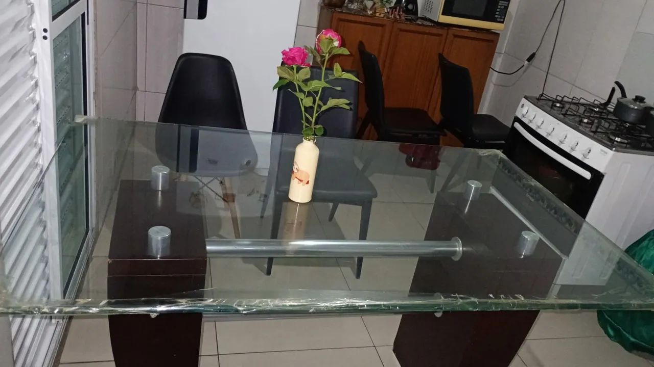   MESA COM CADEIRA  06 lugares  tampo de vidro  - Foto 4