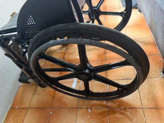 Cadeira de rodas - Foto 4