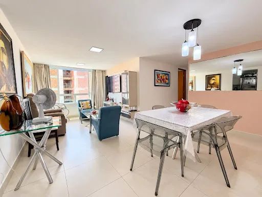 Apartamento com 3 Quartos + Móveis Projetados, à 150m do Mar
