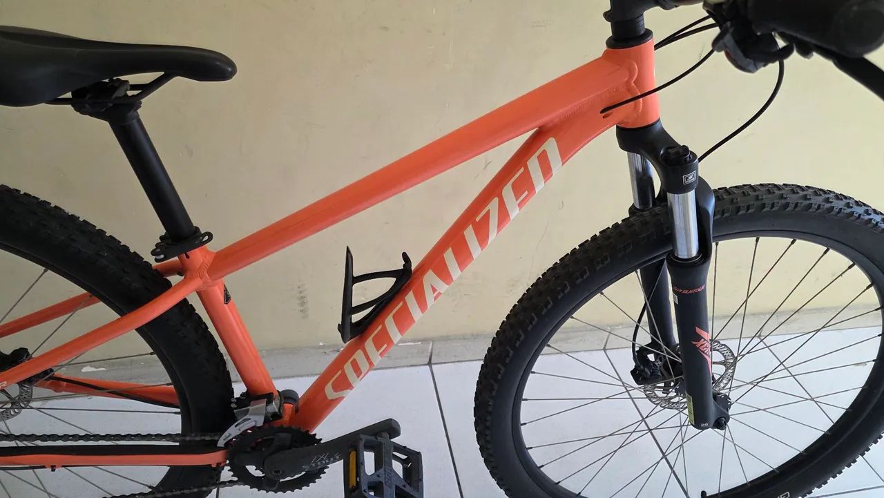 Bicicleta Specialized Rockhopper Sport - Foto 2