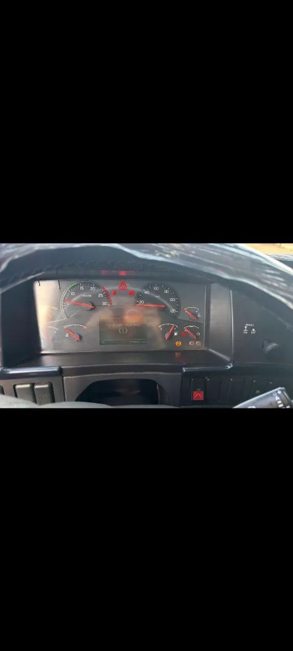 Caminhão volvo  - Foto 3