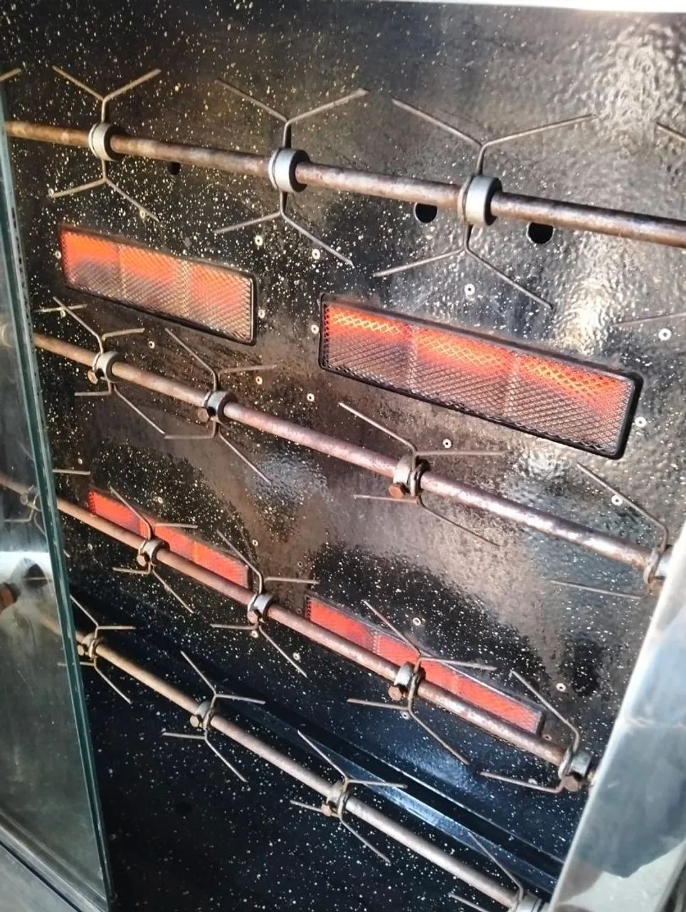 Assadeira de frango 20 frangos marca arke - muito bem conservada !! - Foto 3
