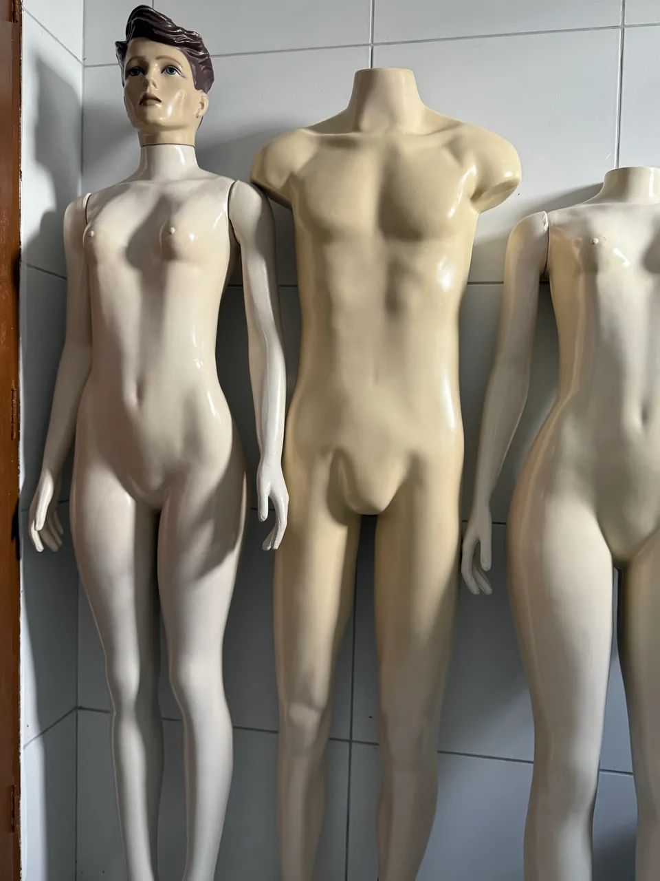 Venda de 3 manequins e 200 cabides - Foto 3