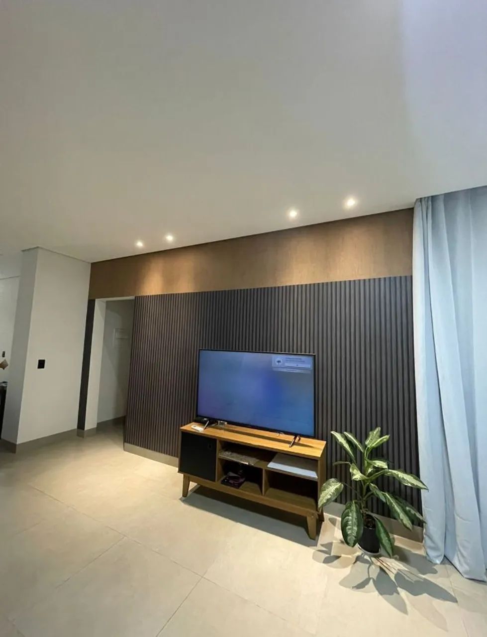 Papel de parede vinílico importado madeira ripada 10mx53cm cobre 4.5m2 - Foto 4