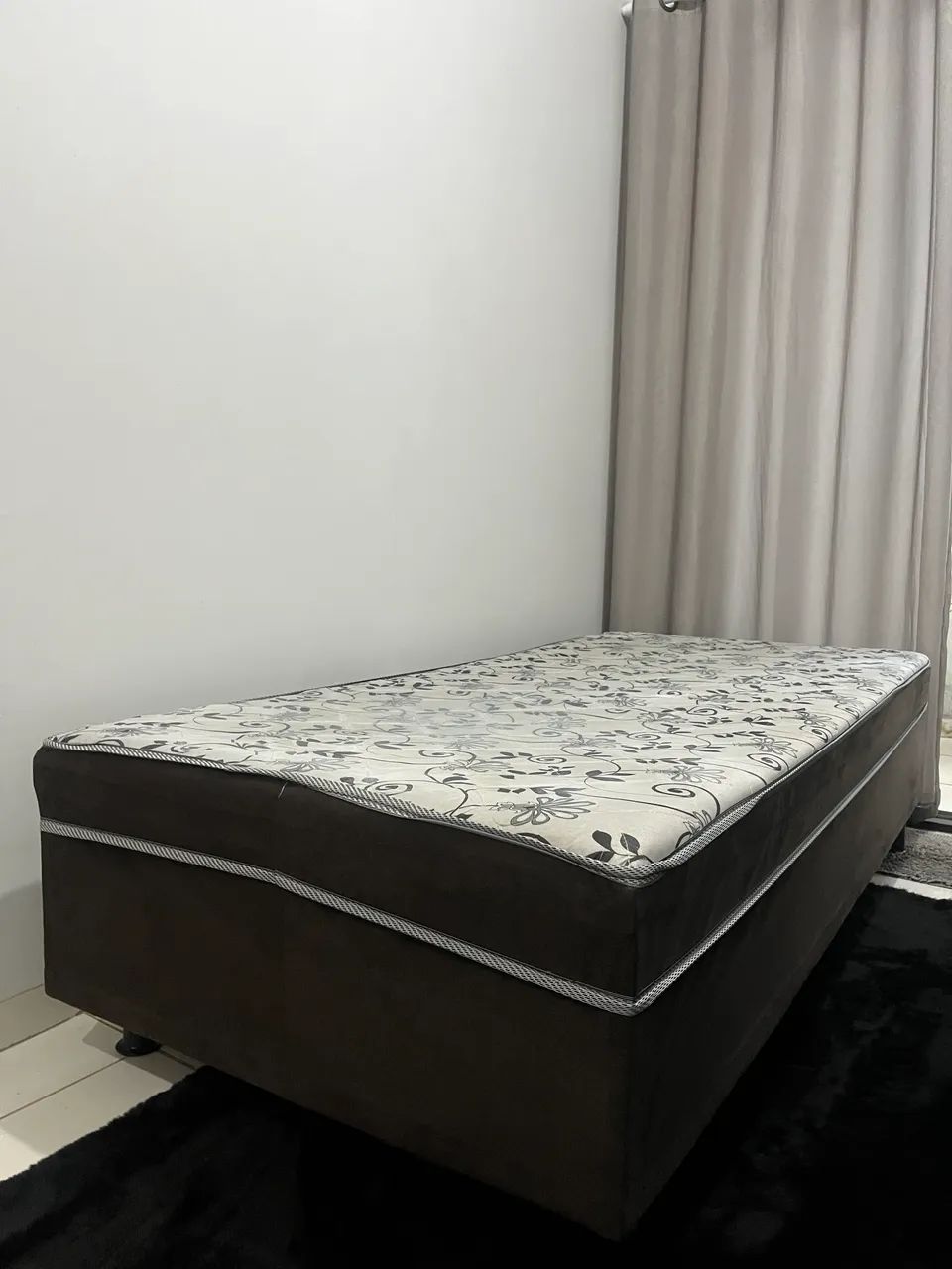 Base cama box de solteiro.
