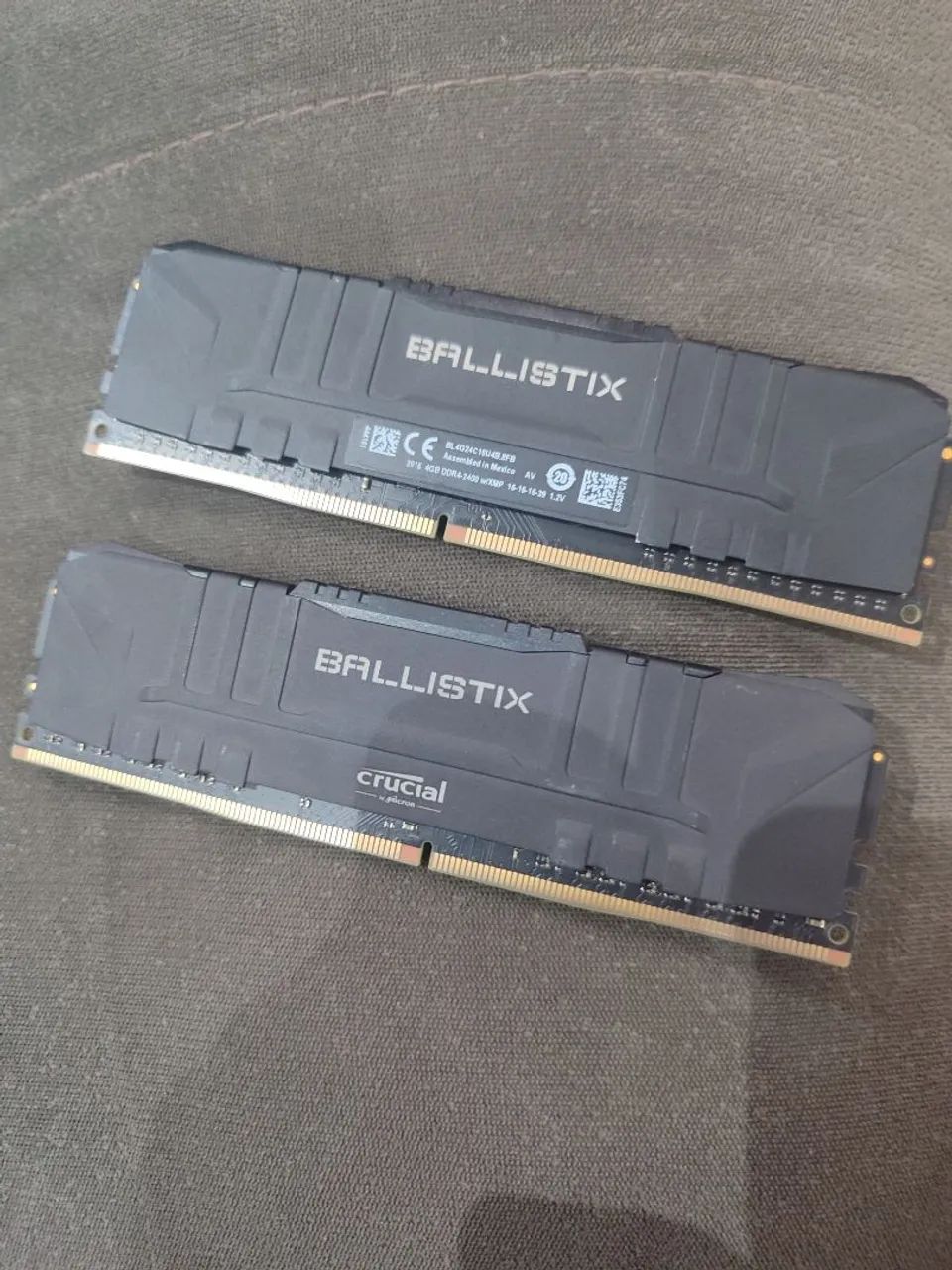 Memória DDR4 8GB (2x4GB) Crucial Ballistix 2400MHz - Foto 2