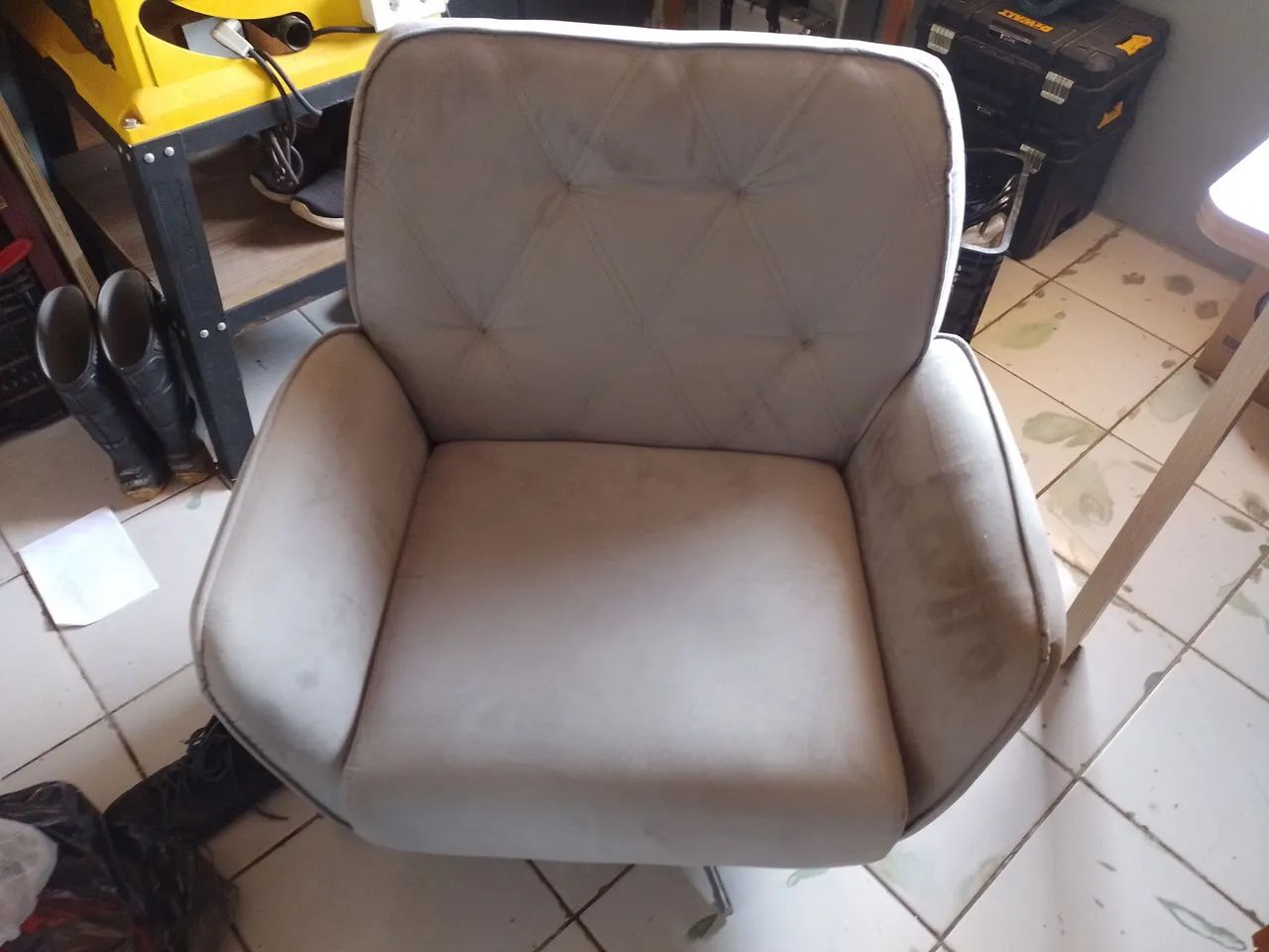 VENDO POLTRONA DECORATIVA GIRATÓRIA  - Foto 5