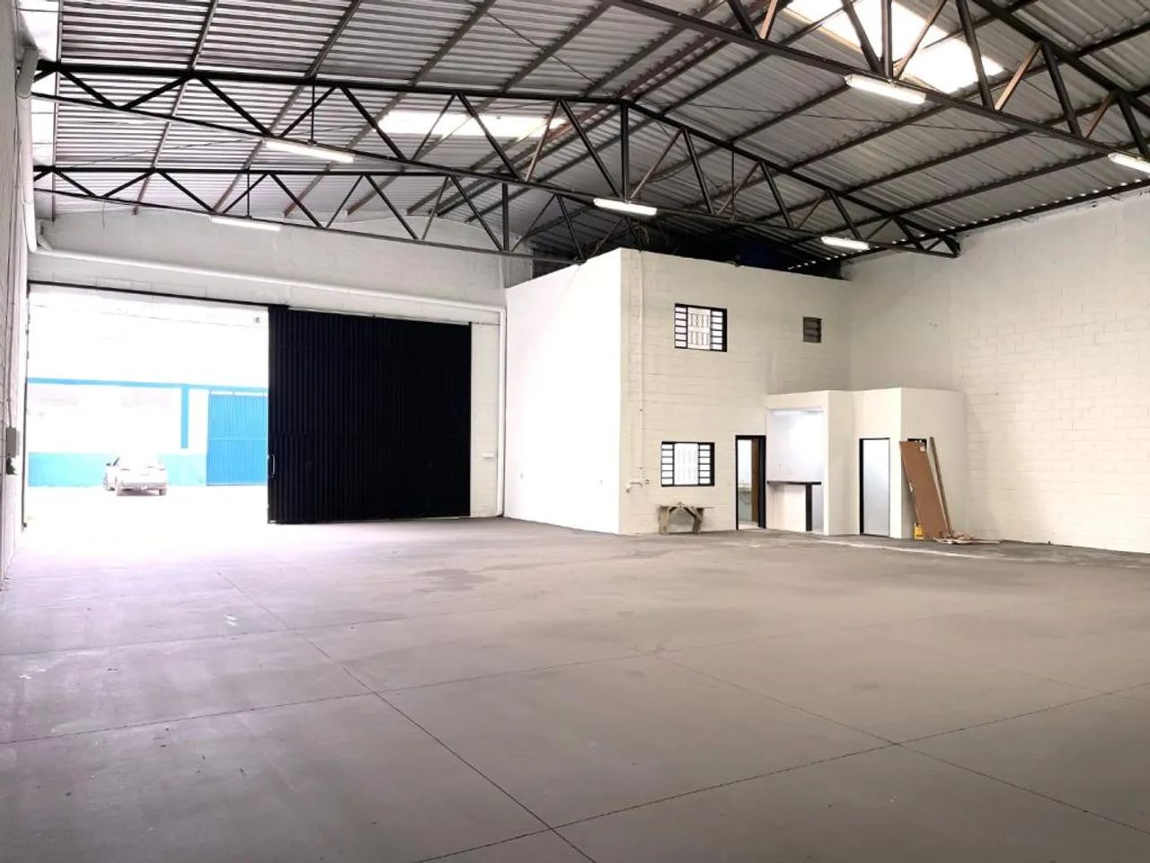 Aluga-se Prédio Comercial no Setor Parque Oeste Industrial com 330 m2 - Foto 3