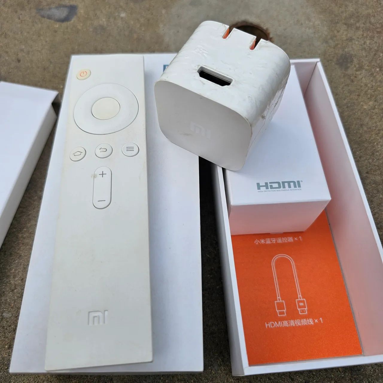 Xiaomi Mi TV Box Stick  Wi-Fi  Bluetooth mini  em CHINÊS  - Foto 3