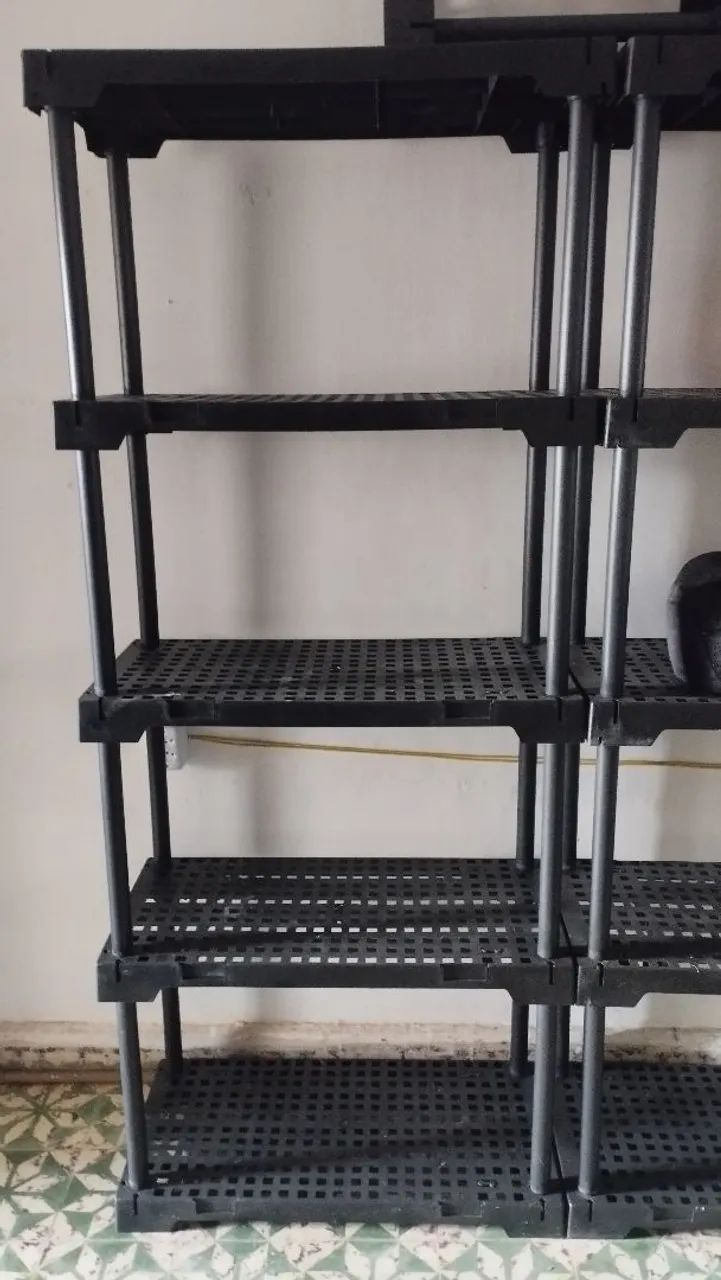 Estante de plástico modular