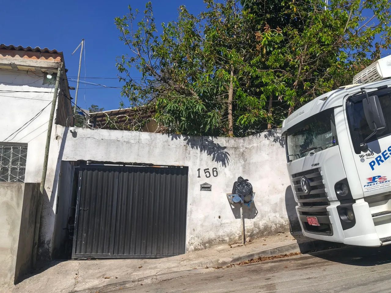 Casa com piscina, área de plantação-SÃO DOIS LOTES 