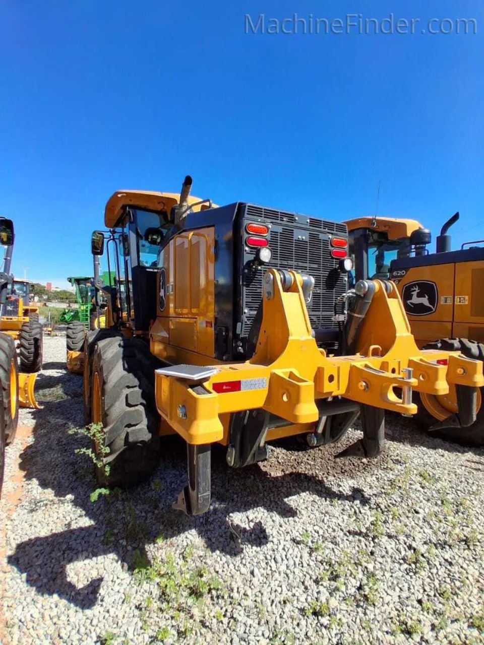 MOTONIVELDORA JOHN DEERE 620P - Foto 4