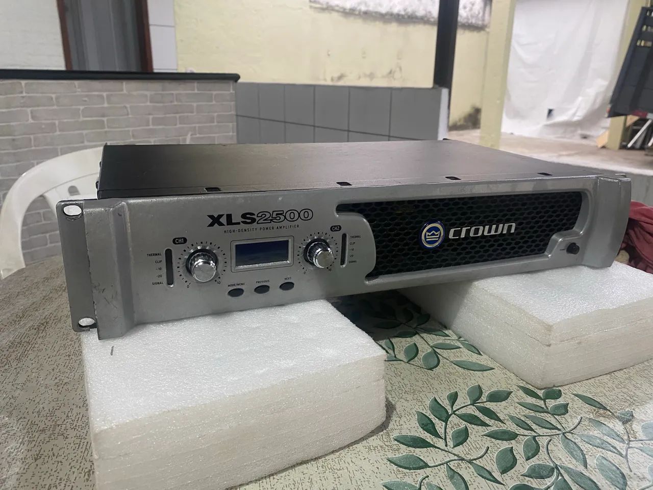 AMPLIFICADOR CROWN XLS 2500 - Foto 4