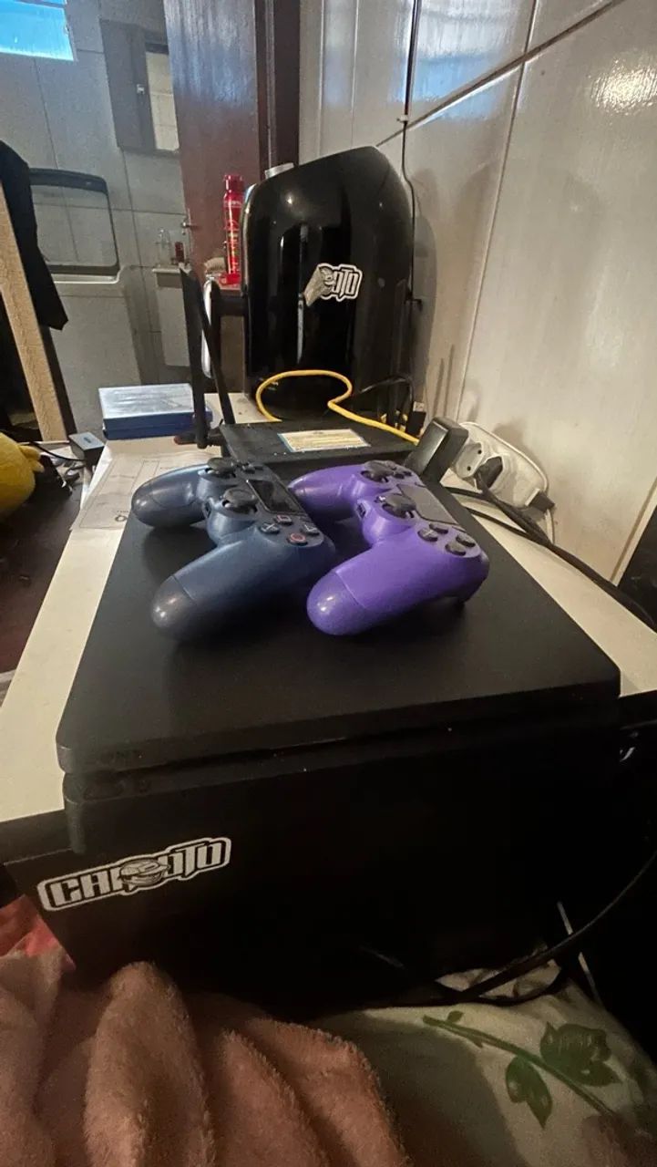 PS4 1Tb + 2 controles - Foto 2