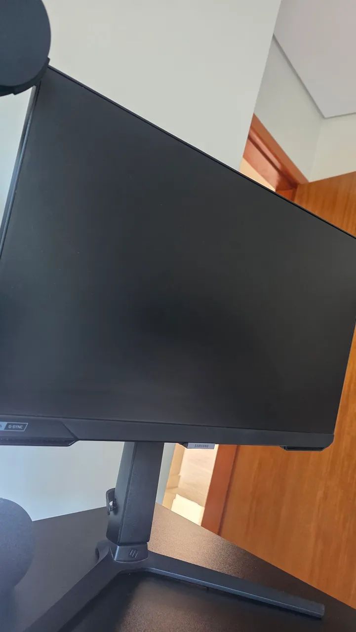 Monitor Gamer Samsung Odyssey G40, 27 Pol, IPS, Full HD, 1ms, 240Hz - Foto 3