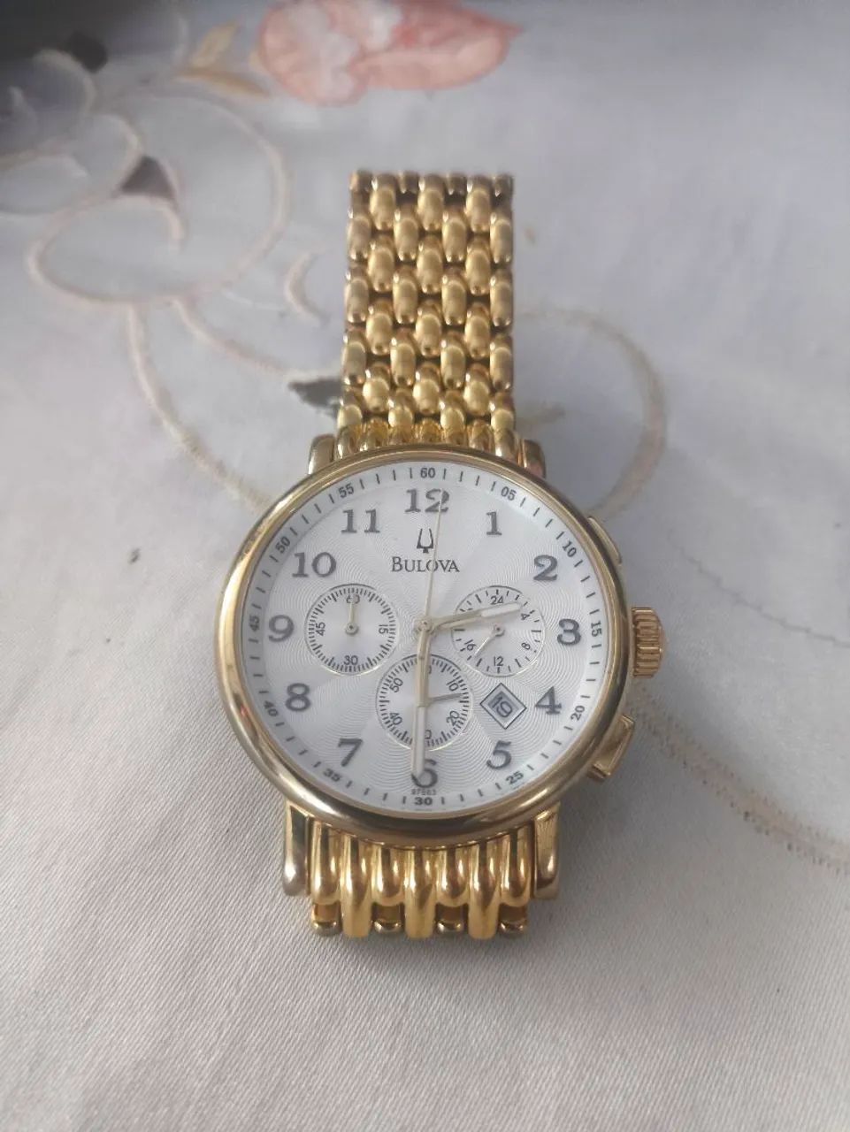Relógio Bulova Dourado Cronógrafo 