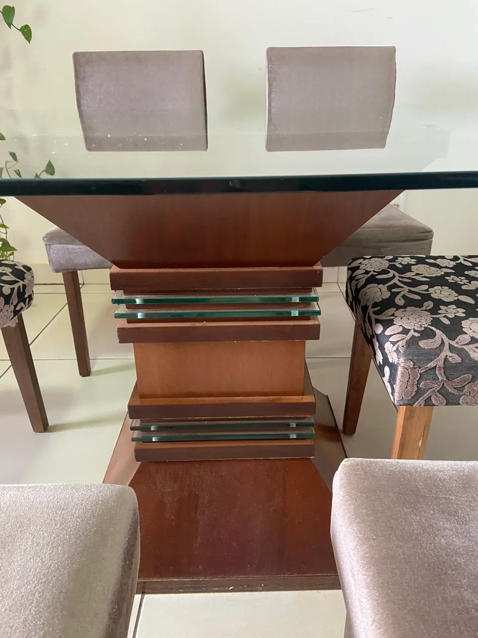 Mesa Quadrada com 6 cadeiras  - Foto 4