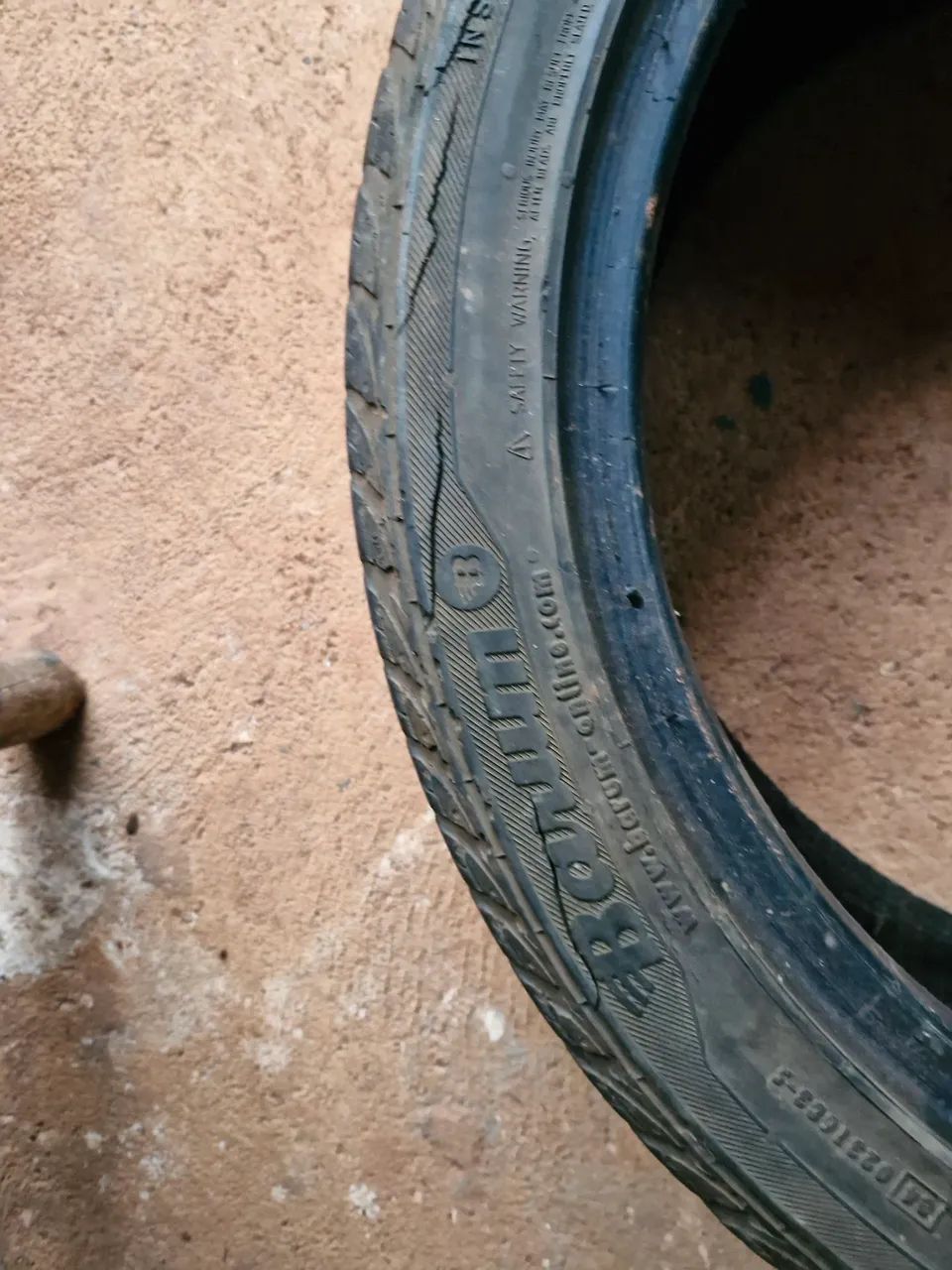 3 pneus R17  - Foto 3