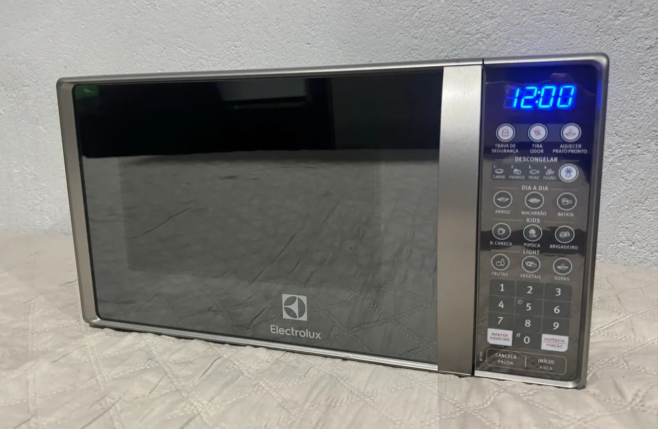 Vendo Micro-ondas Electrolux 20L (MT30S) - Foto 2