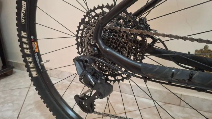 Bicicleta GT Avalanche Aro 29 L (19) - Foto 2