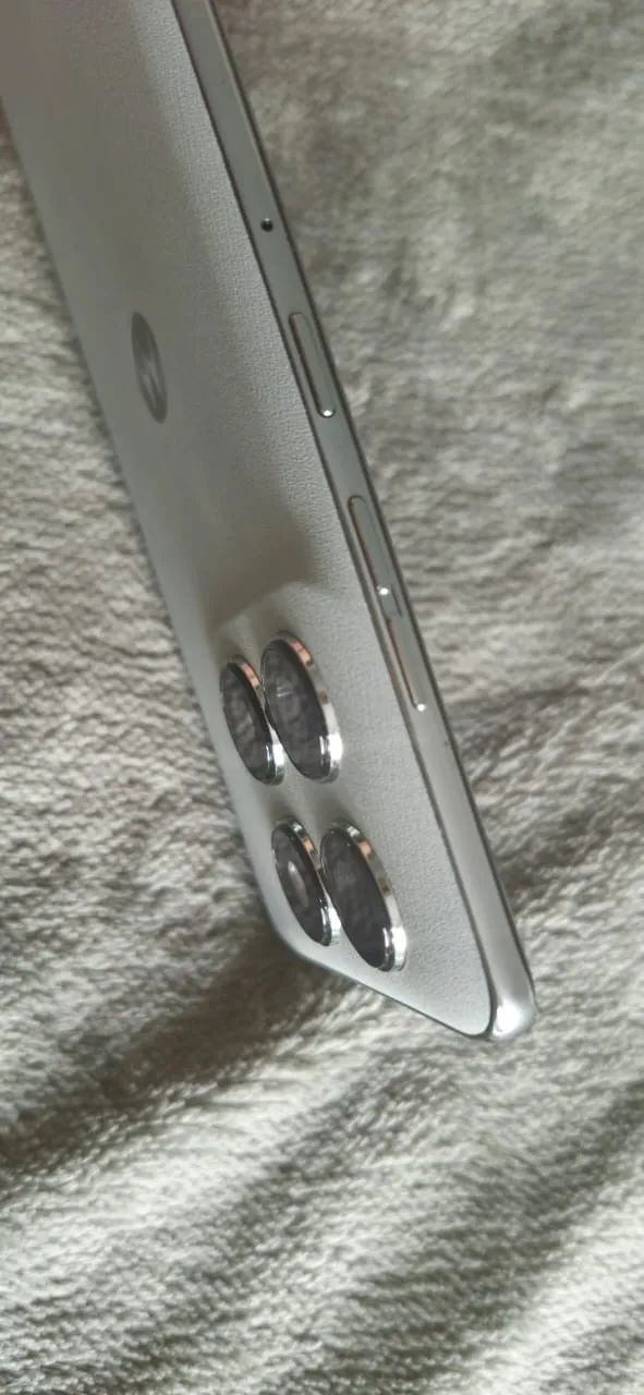 Moto Edge 60 Pro 512G - Foto 3