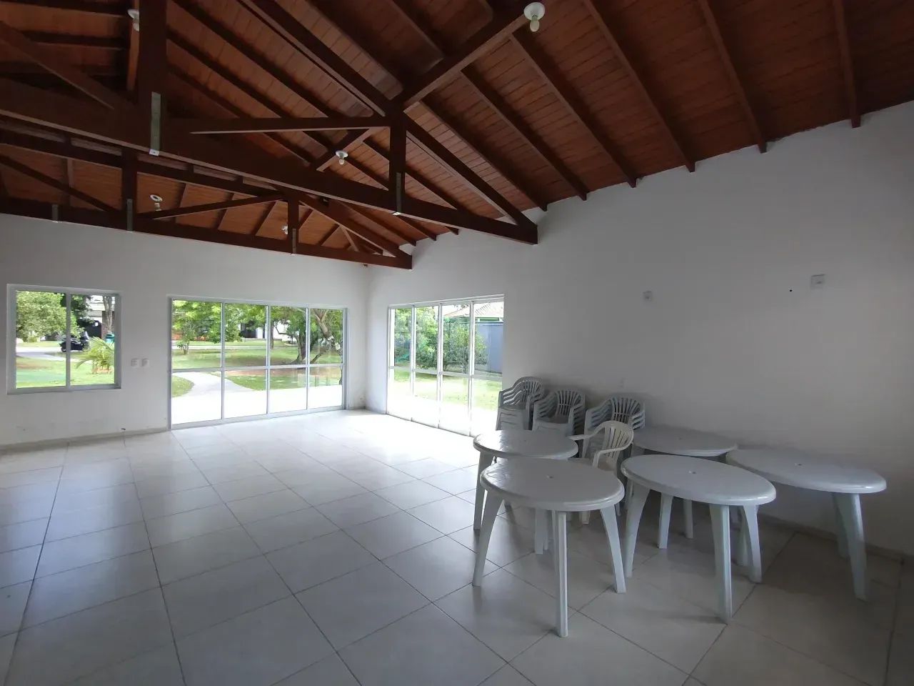 Casa em Condomínio Fechado com 3 Quartos, Suíte e Amplo Quintal - Foto 5