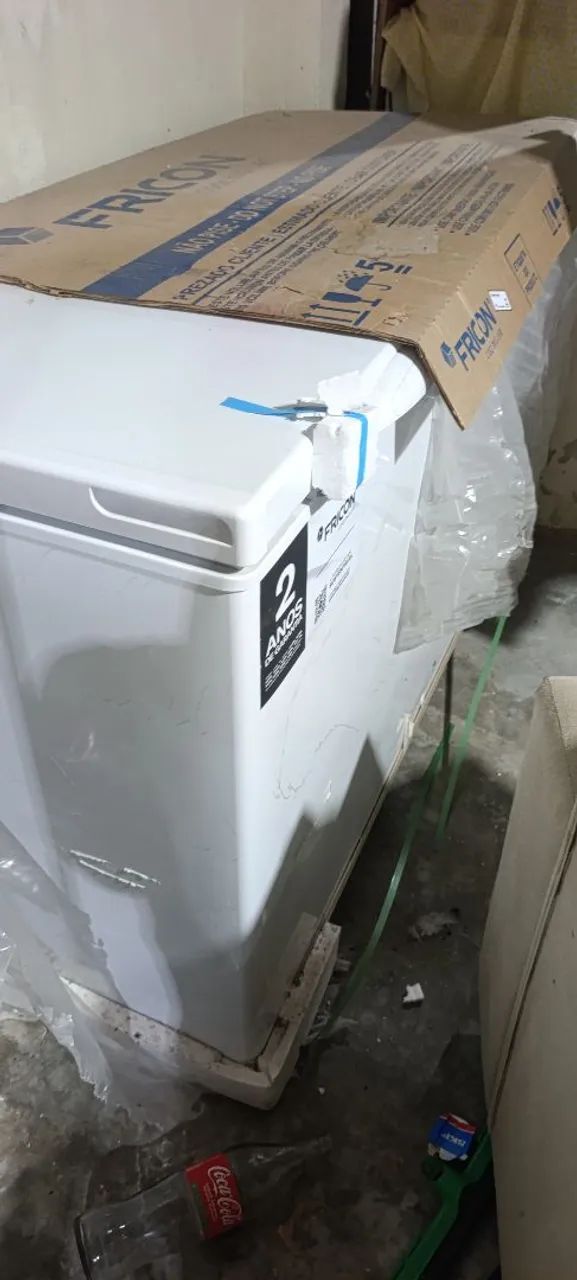 Freezer duas tampas novo, nunca usado