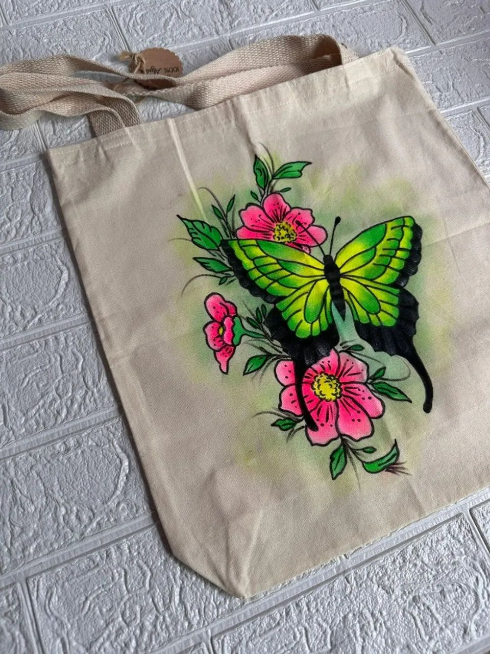 Ecobag artesanal com borboleta e flores