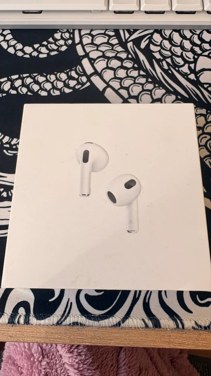 Apple AirPods de 3ª geração.