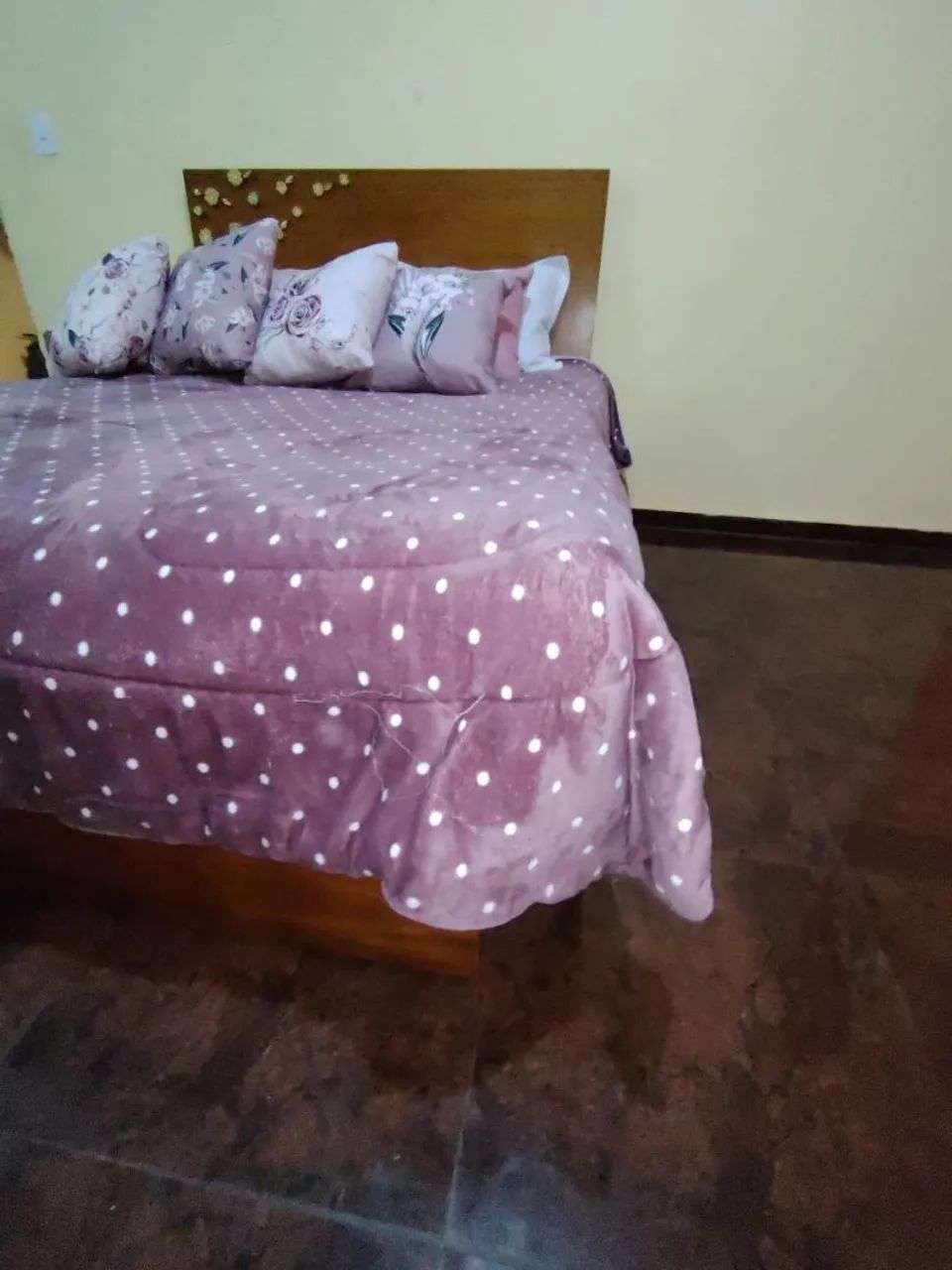 Cama casal com colchão 