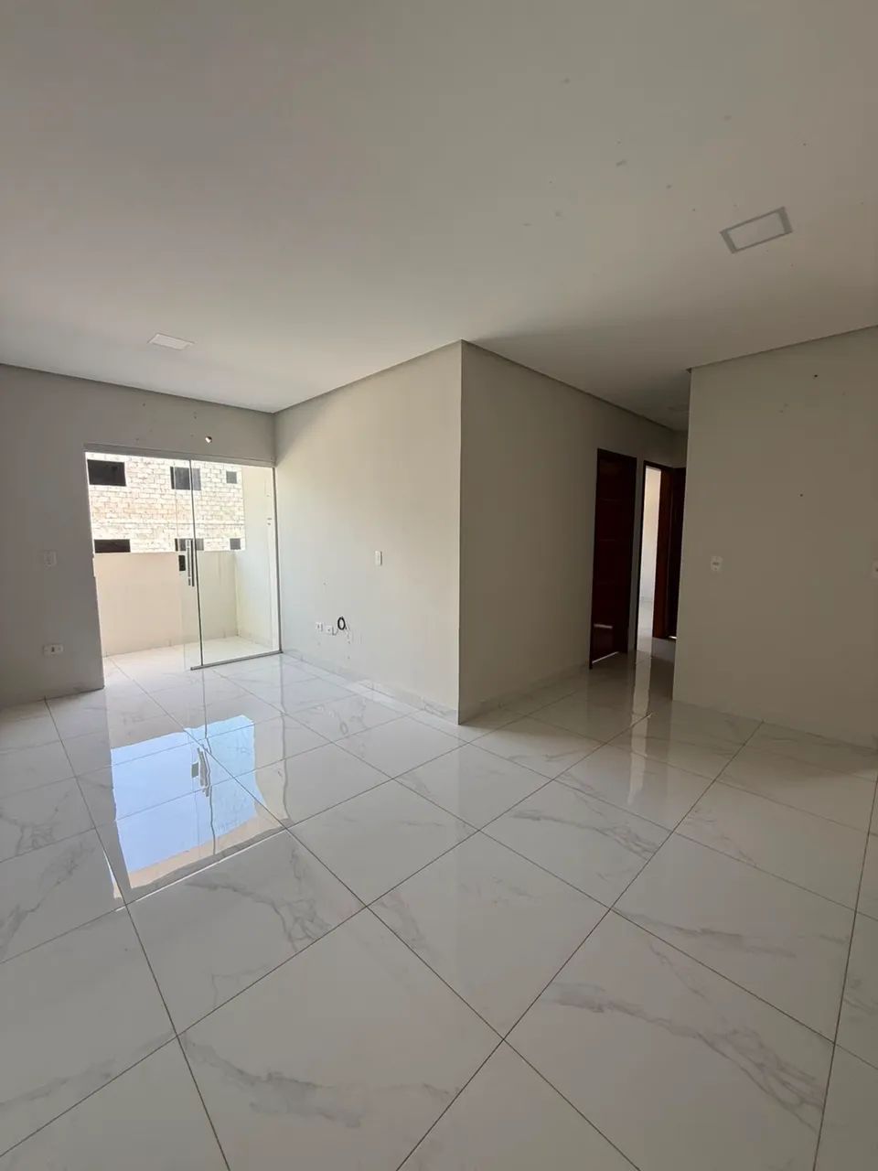Aluga-se apartamento no parque dos Carajás 