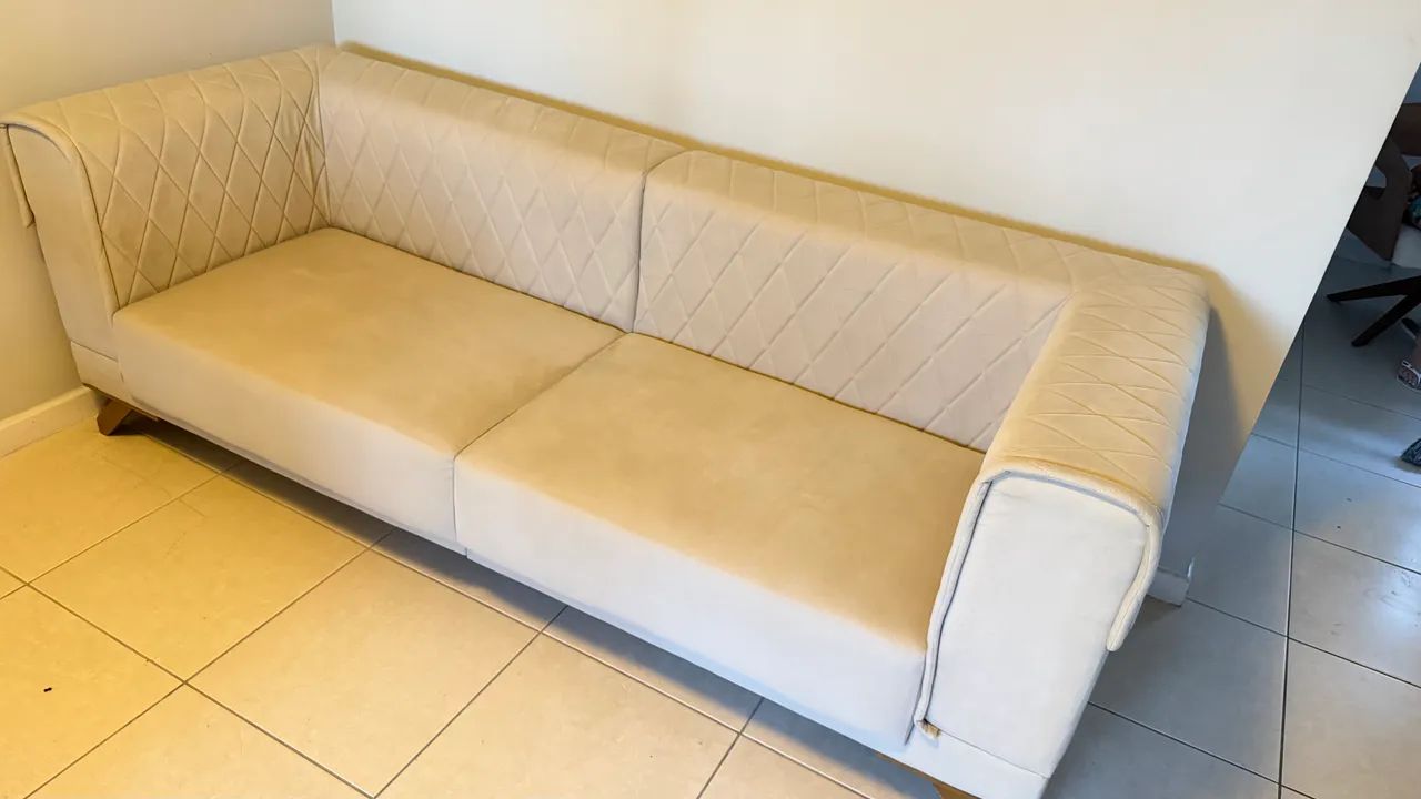 Sofá Bege Sofisticado - Lindo e Conservado - Foto 4