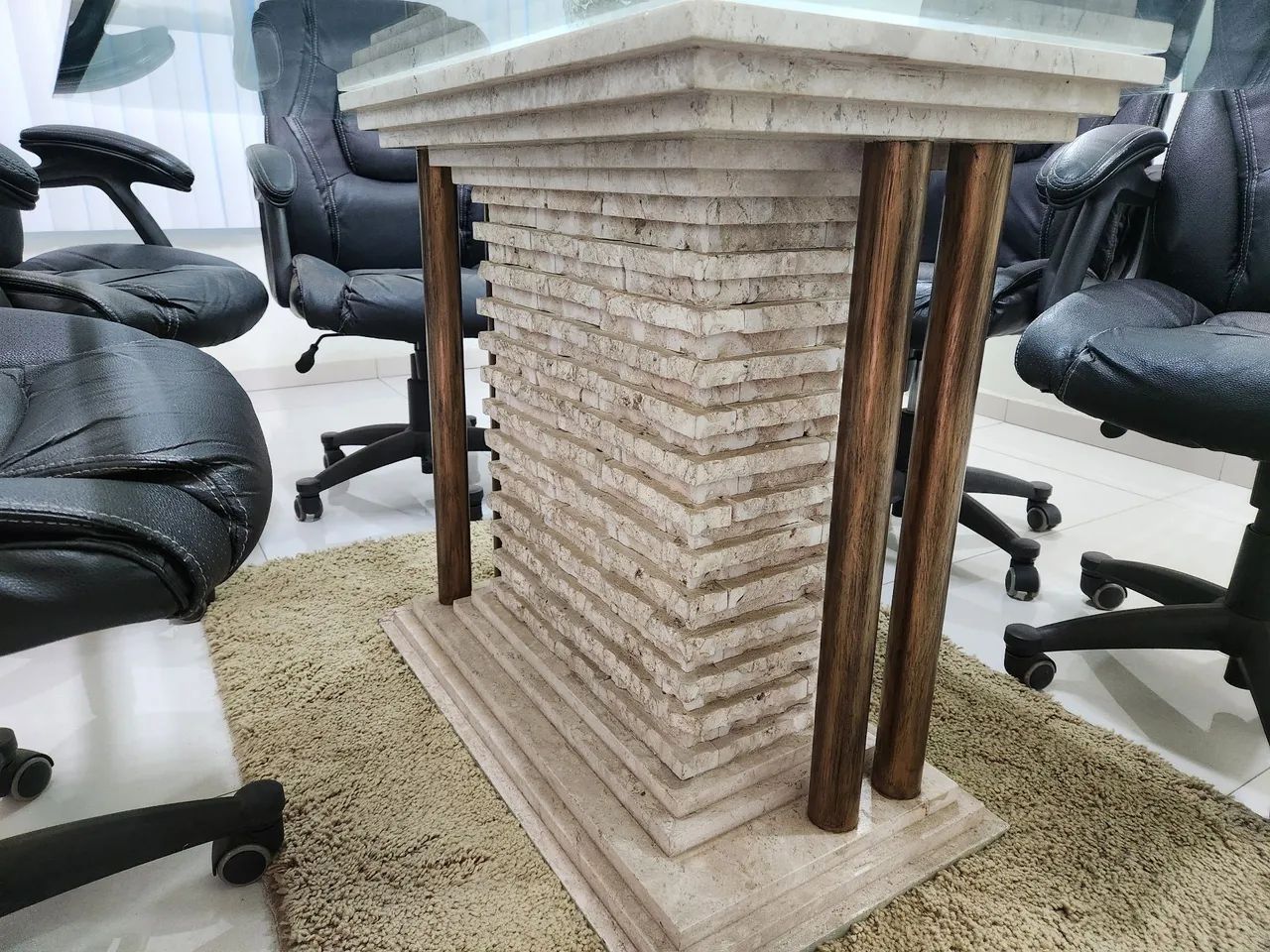 Mesa de reunião em vidro com base em travertino + aparador - Foto 3