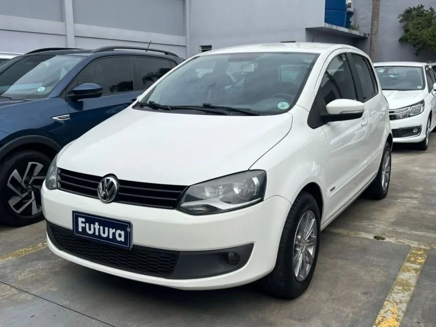 Volkswagen Fox 1.0 MI Total Flex 8V 5P 2014