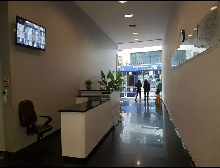 Loja térrea reformada no centro de Blumenau