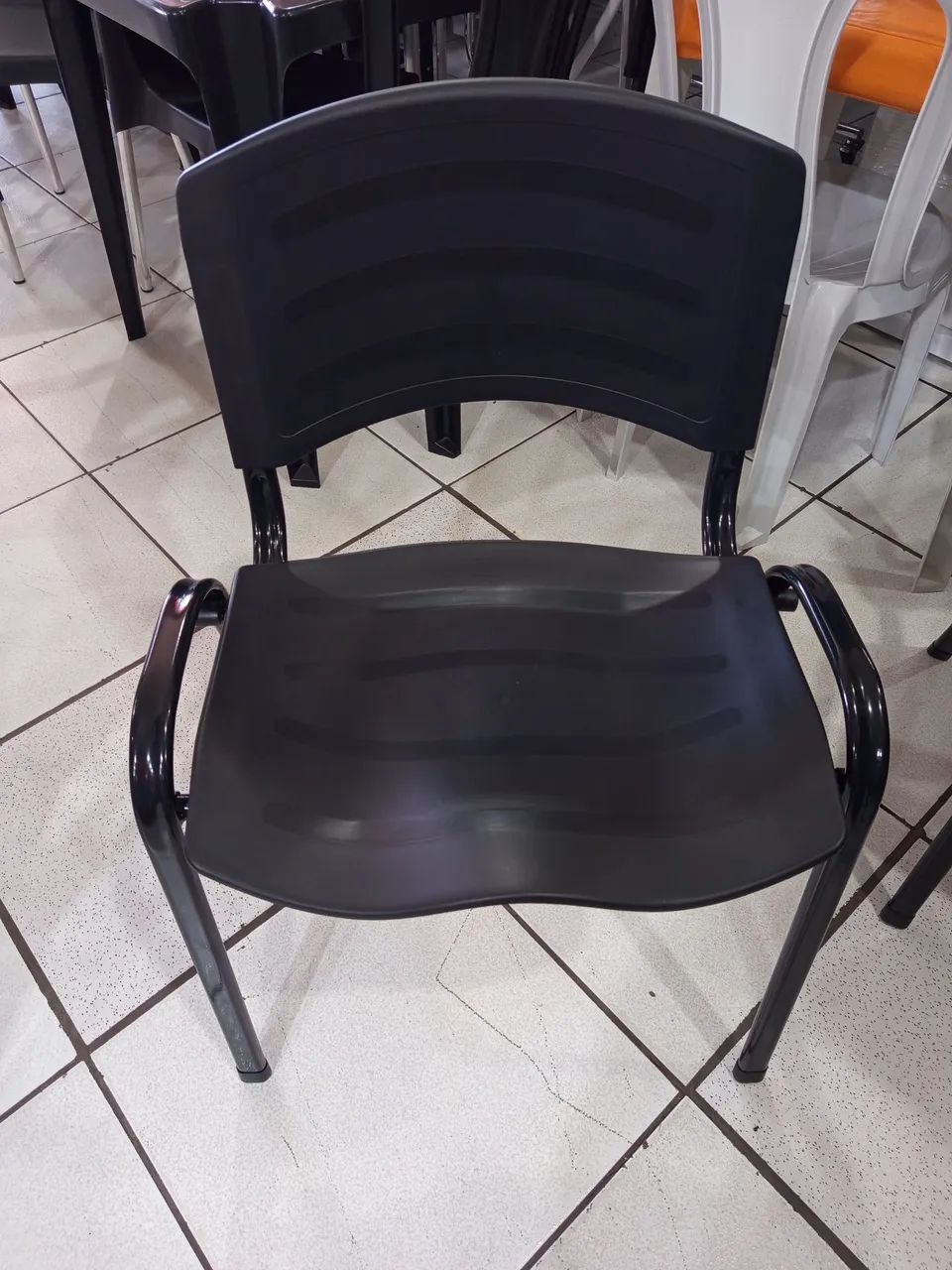 Cadeira injetada 