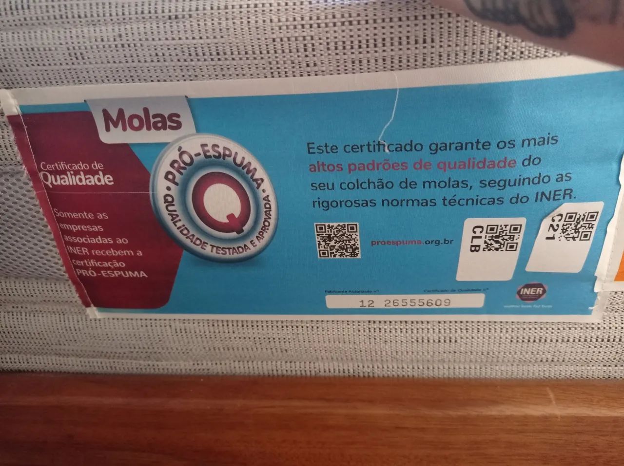 Vende-se cama casal com colchão  - Foto 3