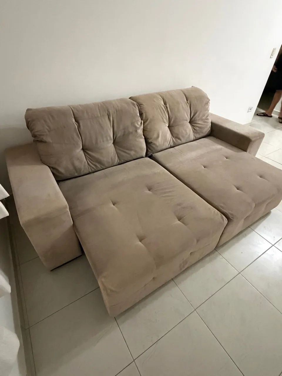 Sofá grande 2,30m bege suede  - Foto 2
