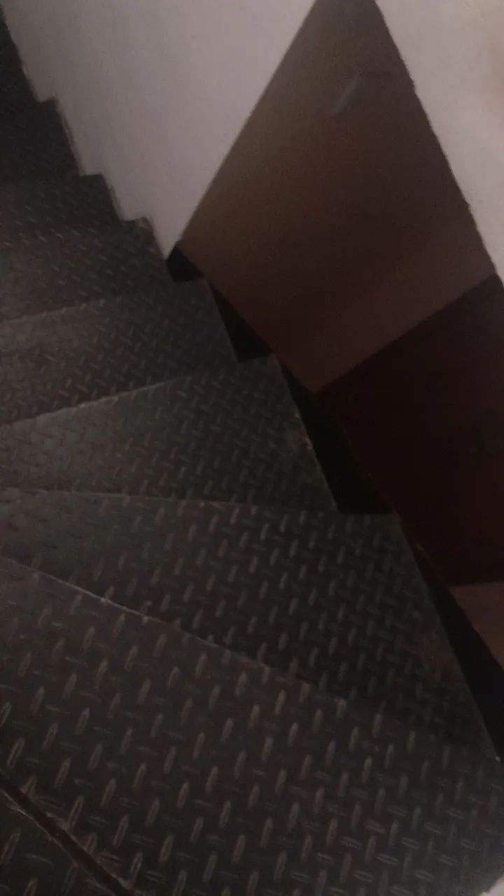 Vendo escada de metalon antiderrapante - Foto 3