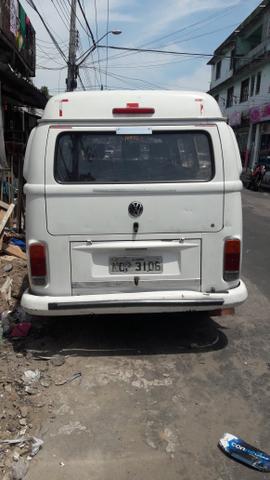 Vendo ou troco Kombi 2011